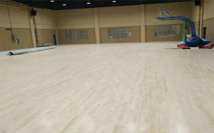 松木木地板篮球馆怎么维修？