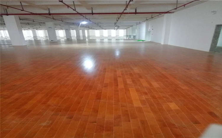 拼装体育木地板如何挑选?