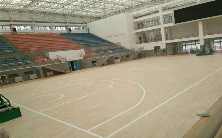 常见的篮球馆地板维护
