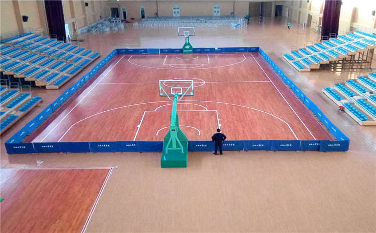 松木篮球运动地板造价是的多少？
