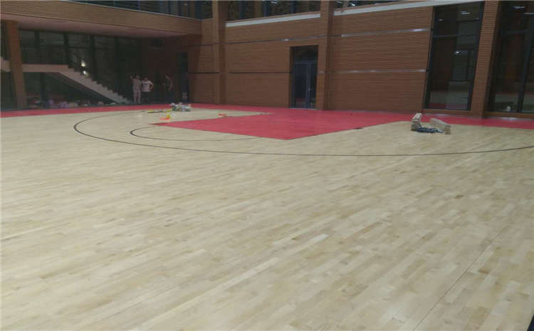 常用的篮球地板保养