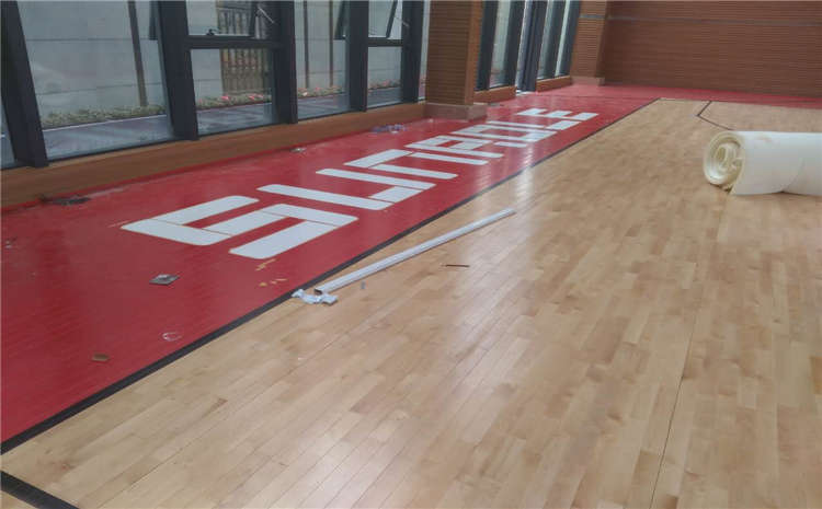 枫木篮球馆木地板怎么维修？