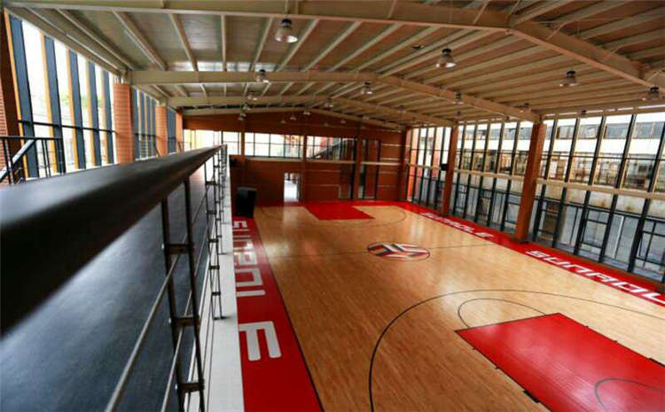 **的篮球场地木地板施工技术方案