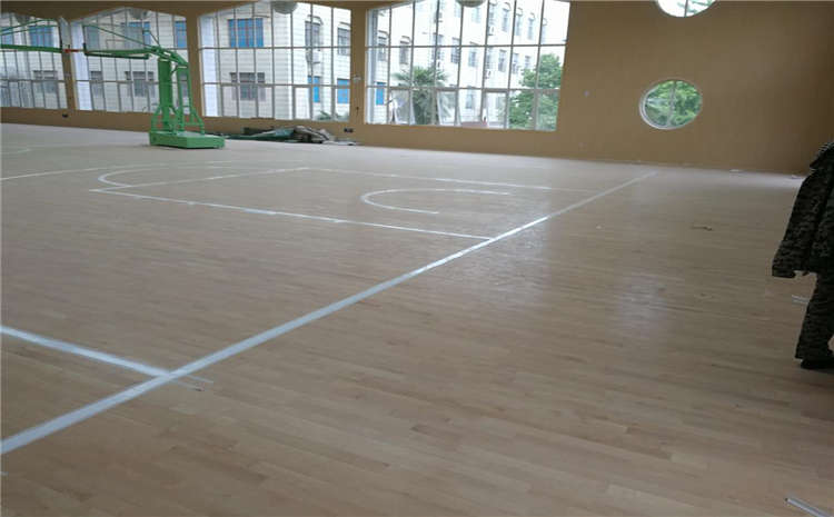 24mm厚篮球馆木地板多少钱一平？