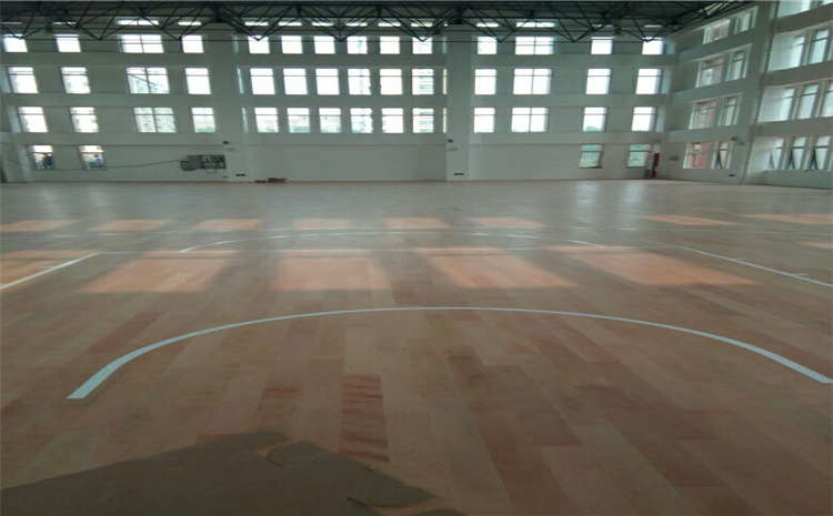 20厚木地板篮球场双层龙骨结构