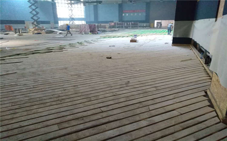 学校风雨操场运动地板安装工艺