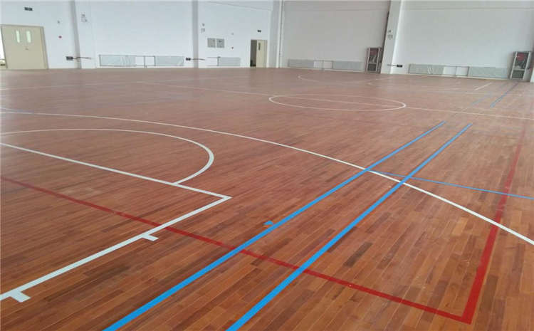橡胶木篮球场木地板怎么翻新