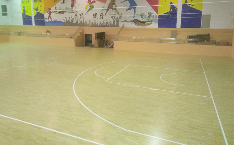 欧氏松木篮球场地木地板翻新施工