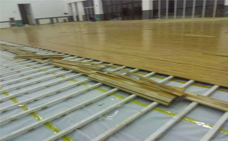 拼接板体育馆实木地板一般多少钱？