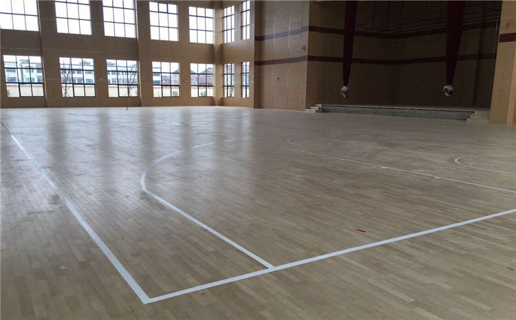 学校篮球场木地板怎么翻新