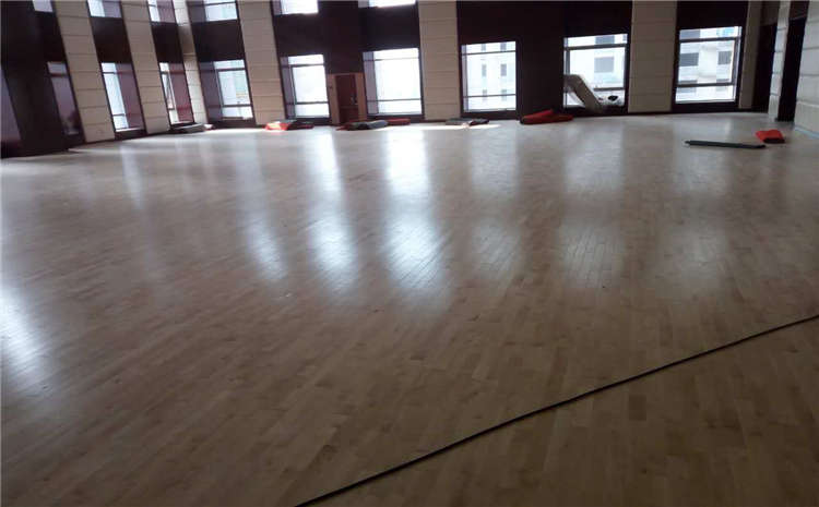 江苏学校运动木地板施工团队