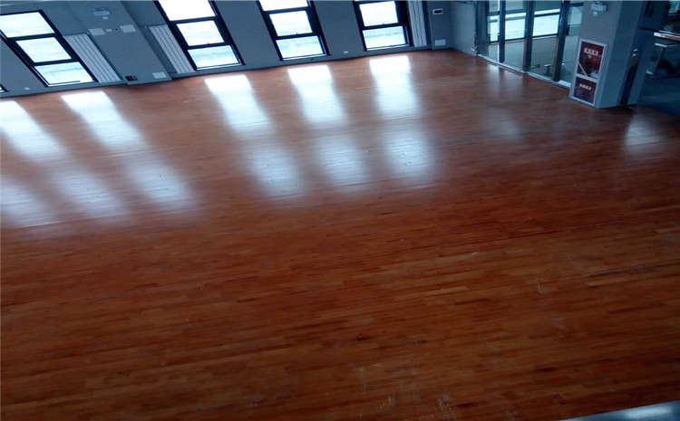 松木篮球馆木地板哪个牌子好？
