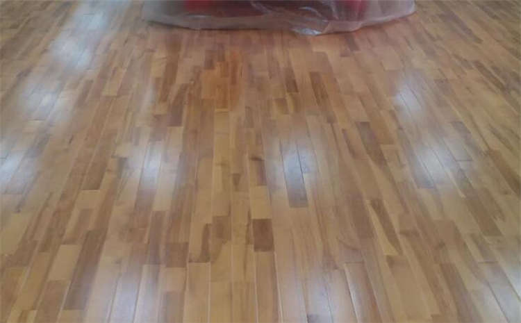 拼接板舞台实木地板一般多少钱？