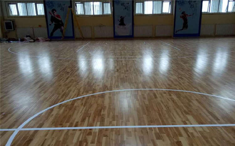 篮球馆木地板价格多少钱一平